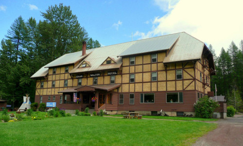 Pinnacle / Essex Montana Lodging